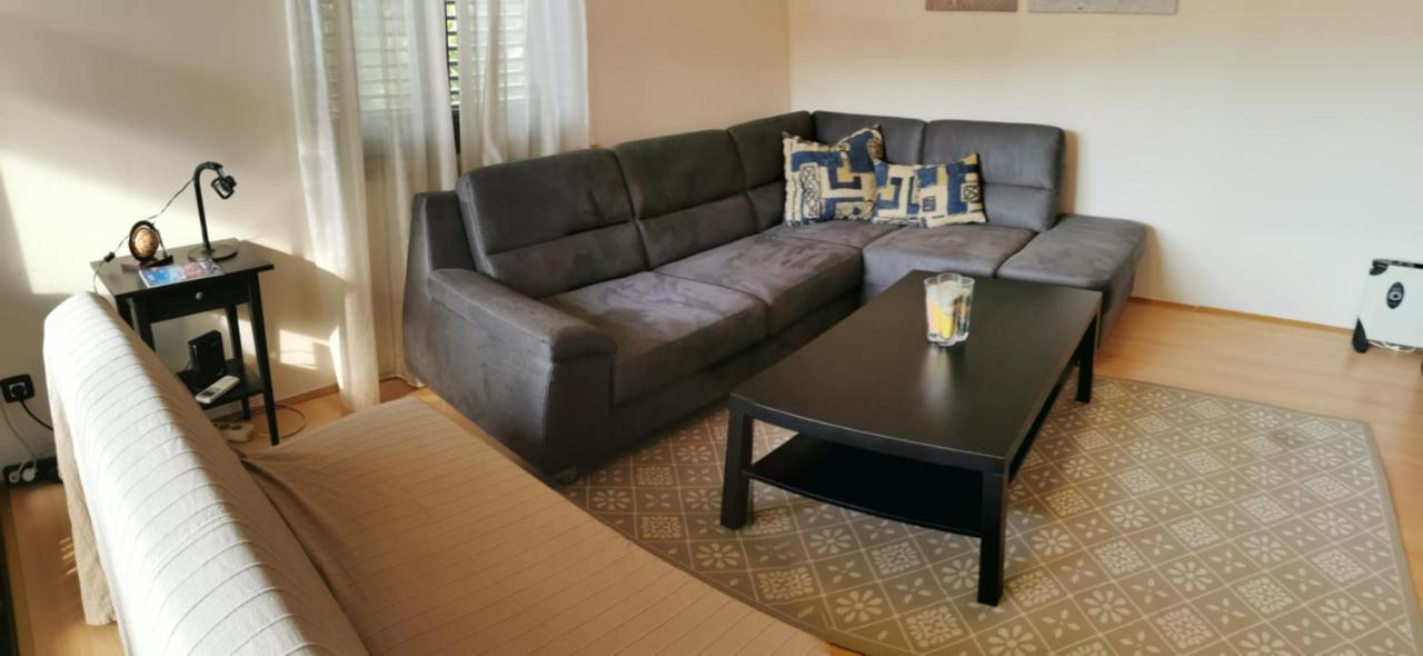 Apartment Lara Rovigno Esterno foto