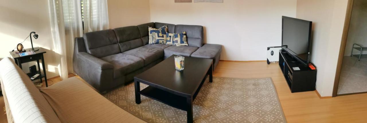 Apartment Lara Rovigno Esterno foto