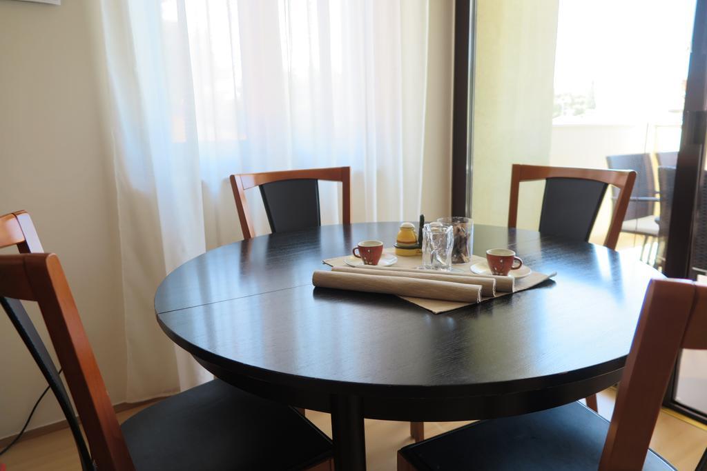 Apartment Lara Rovigno Esterno foto