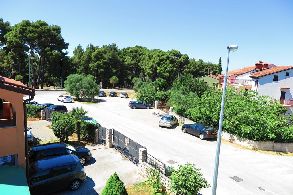 Apartment Lara Rovigno Esterno foto